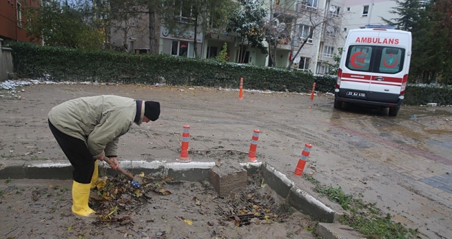 Edirne'de selin ardından temizlik çalışmaları başladı