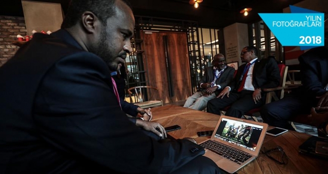 Somalili Bakan AA'nın Yılın Fotoğrafları oylamasına katıldı