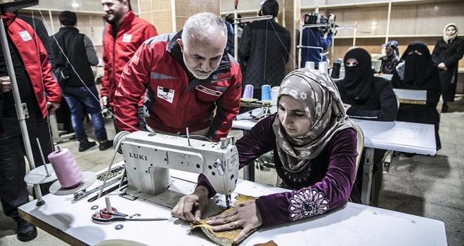 Türk Kızılayı'ndan İdlib'e eğitim ve istihdam desteği