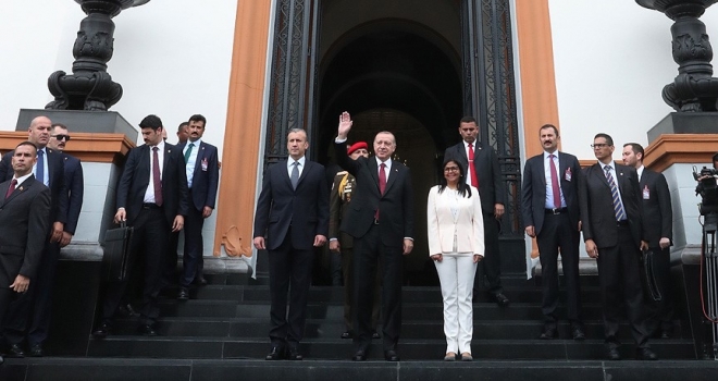 Cumhurbaşkanı Erdoğan, Simon Bolivar Anıt Mezarı'nı ziyaret etti