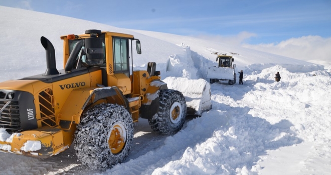 Doğu'da 288 köy ve mahalle ile ulaşım sağlanamıyor