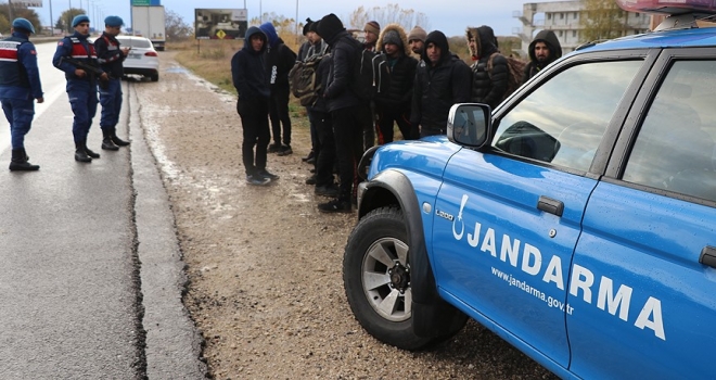 Jandarma en çok düzensiz göçmeni Edirne'de yakaladı