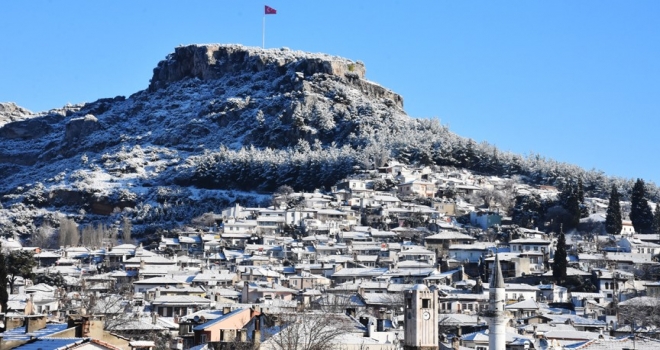 Beyaz örtü Muğla'nın doğasına güzellik kattı