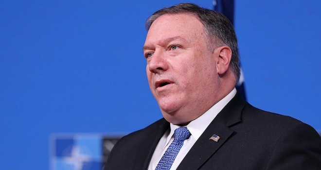 Pompeo Venezuela'daki Amerikalı diplomatların çekilmeyeceğini açıkladı