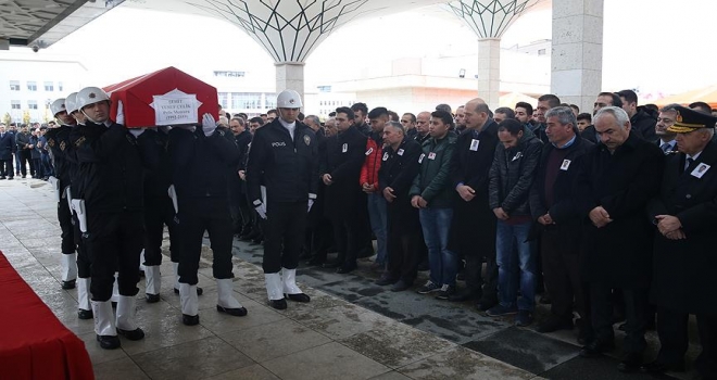 Şehit polis memuru Çelik son yolculuğuna uğurlandı