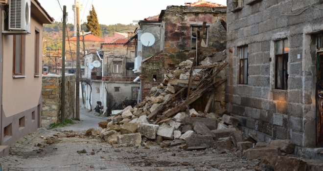 Çevre ve Şehircilik Bakanı Kurum: Ayvacık'ta 85 konut hasar gördü