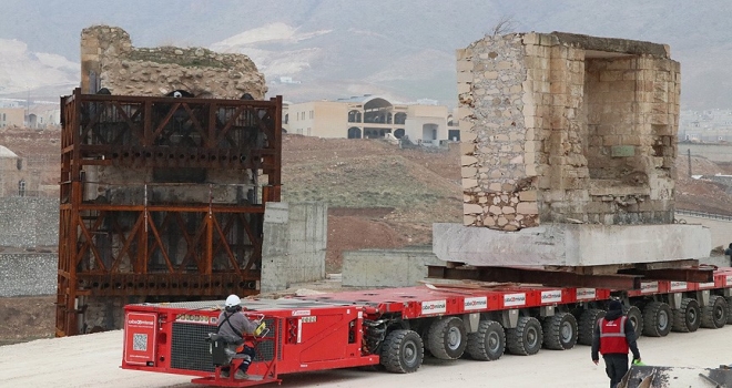 Hasankeyf'teki Eyyubi Camiin ilk bölümü taşındı