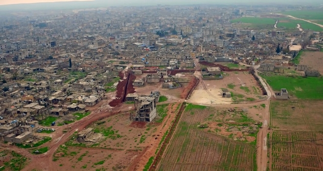 YPG/PKK'nın Ayn el-Arap'ta kazdığı hendek ve tüneller görüntülendi